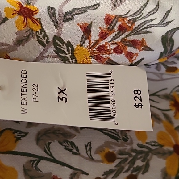 DIP BRAND WOMENS PLUS SIZE YELLOW FLORAL SLEEVELESS SUMMER TOP SIZE 3X - Picture 7 of 12